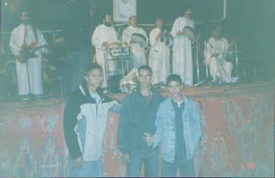 mustapha et mohmade et sliman a tafraot dans un festival